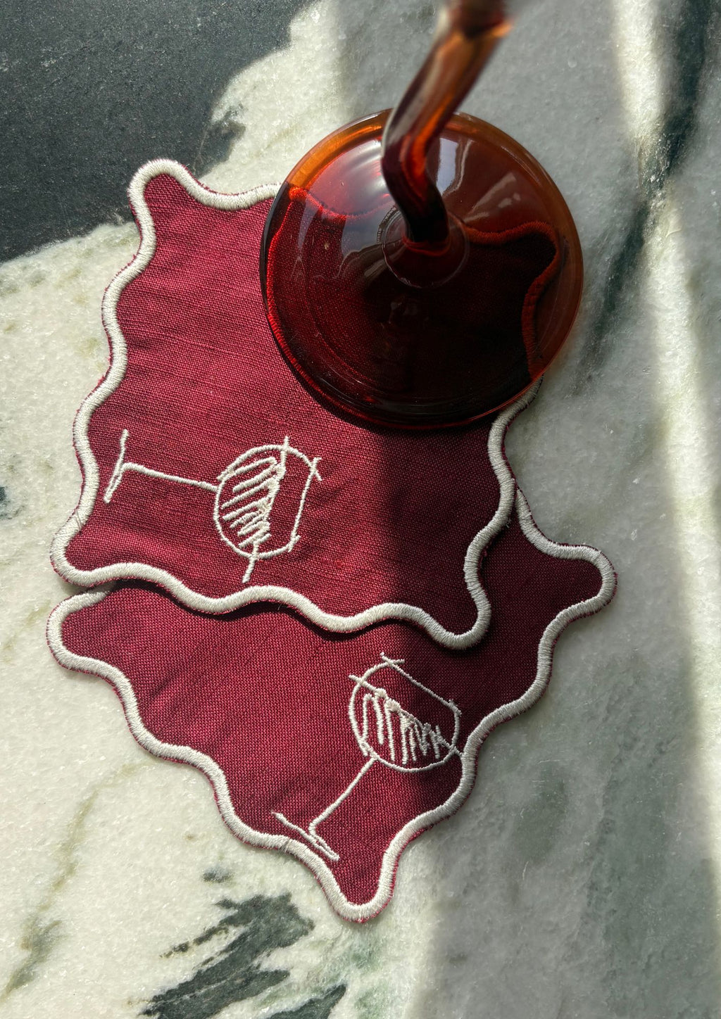 wavy wine coaster