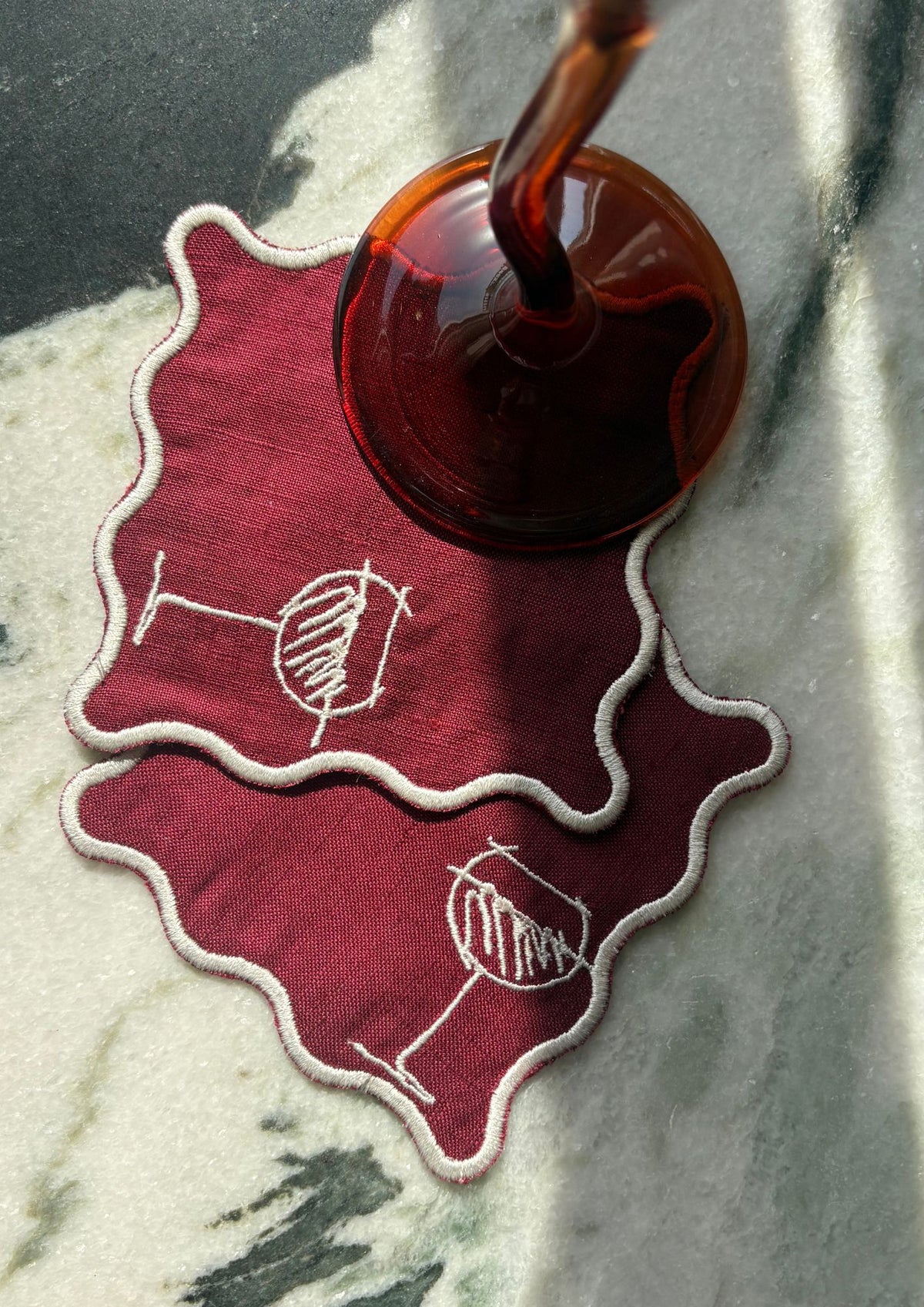 wavy wine coaster