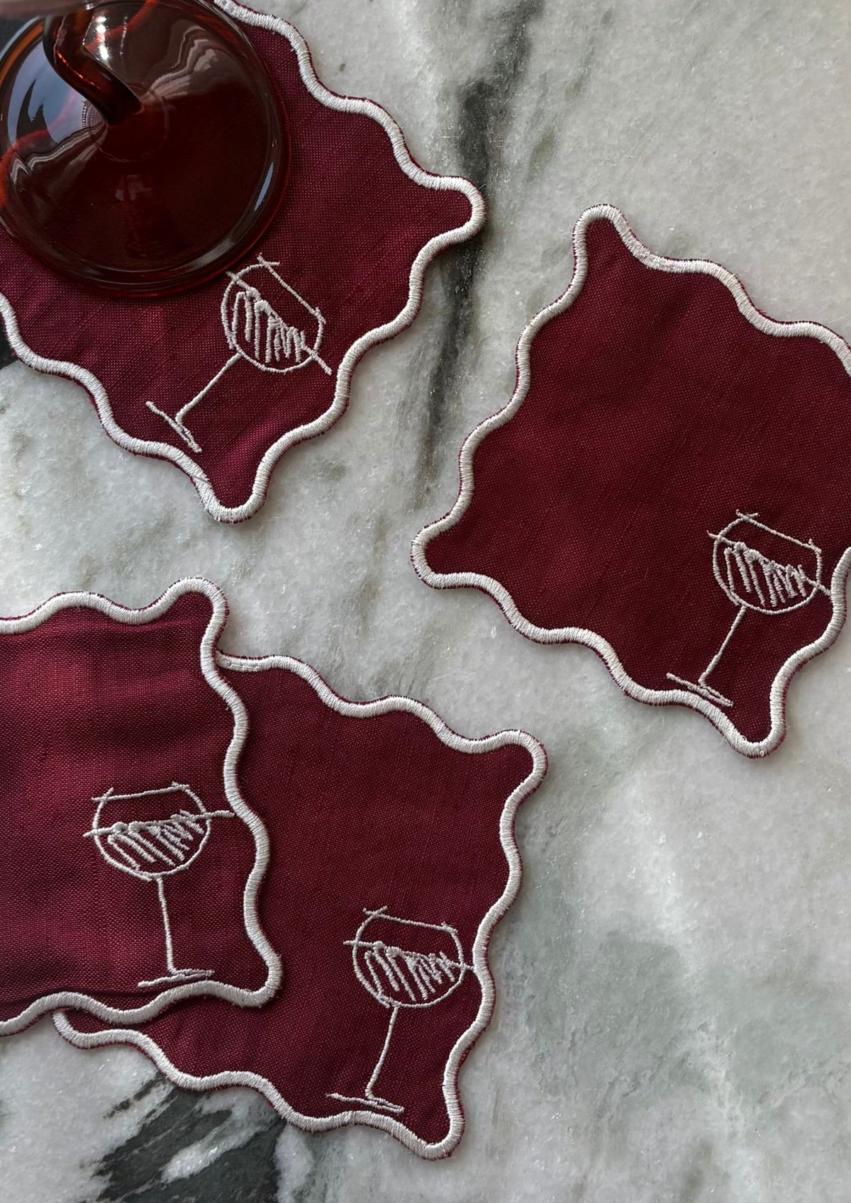 wavy wine coaster