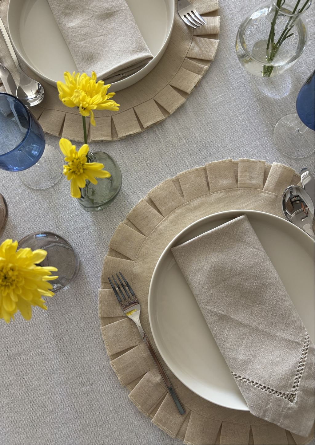 round pleated placemat