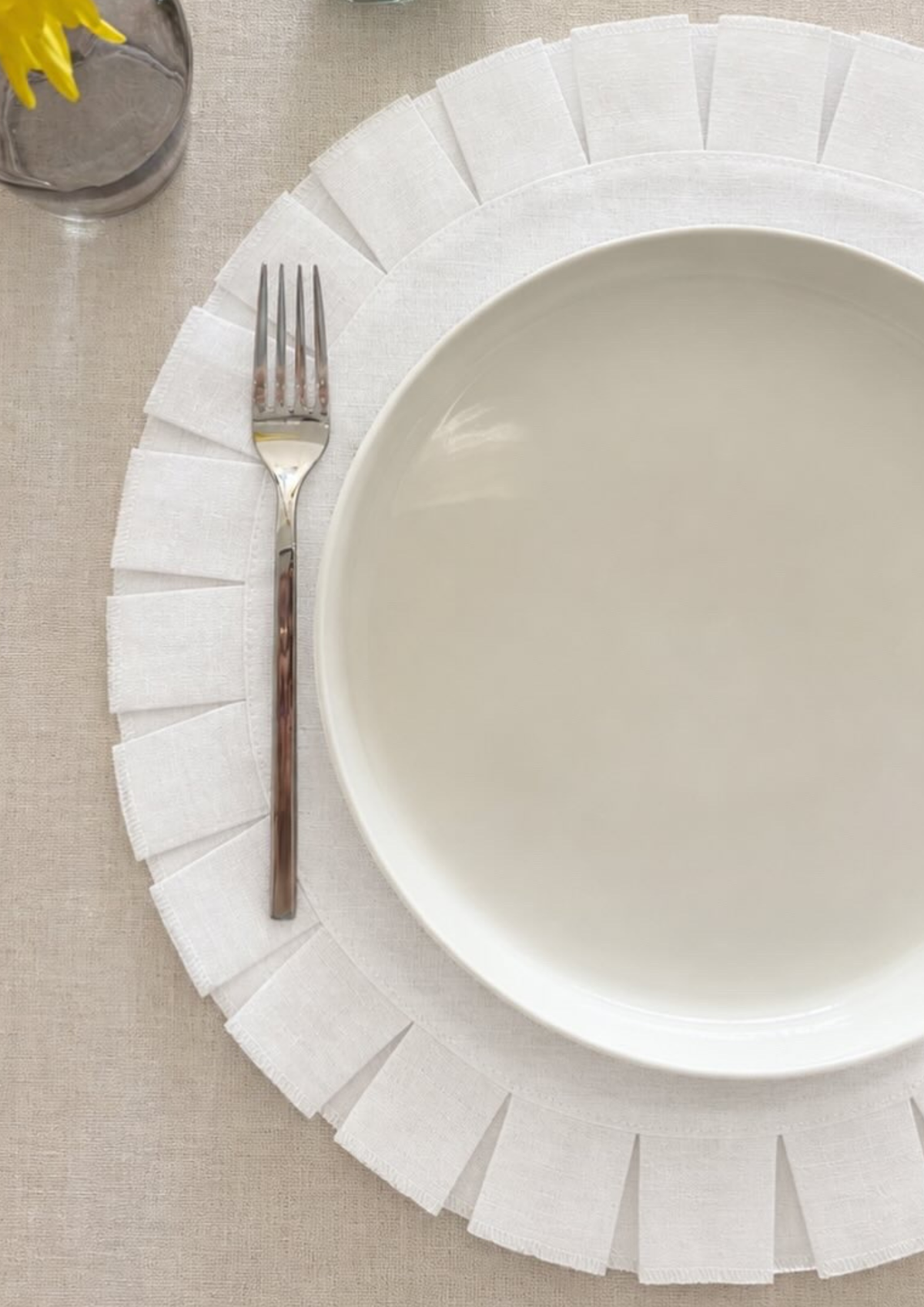 round pleated placemat