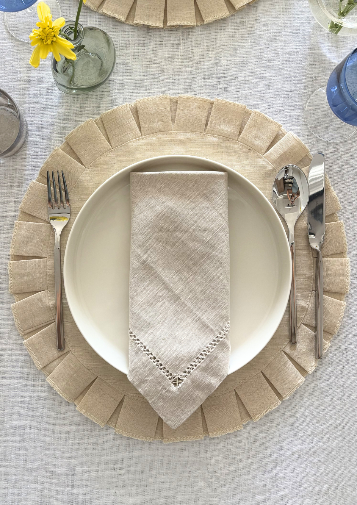 round pleated placemat